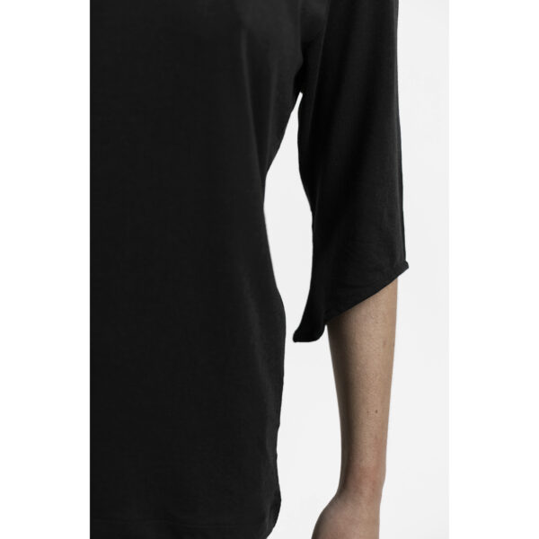 diagonal 3/4 sleeve detail top